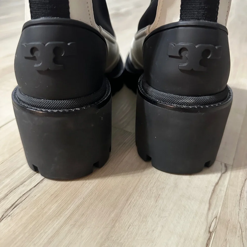 Tory Burch Women's Chelsea Lug Sole Ankle‎ Boots Size 8